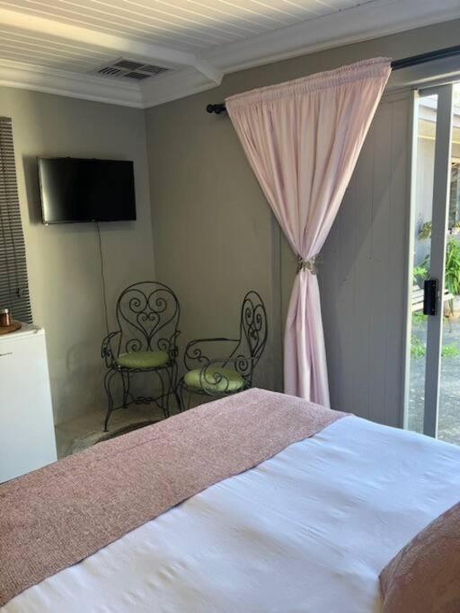 Stellies Accommodation - Room 2 Keetmanshoop Extérieur photo