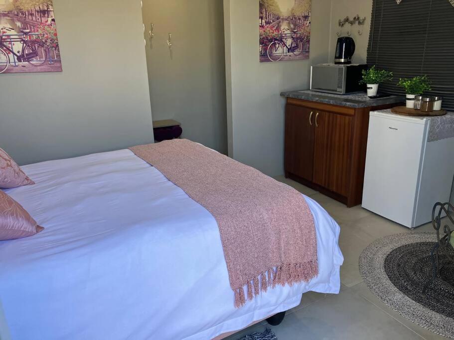 Stellies Accommodation - Room 2 Keetmanshoop Extérieur photo